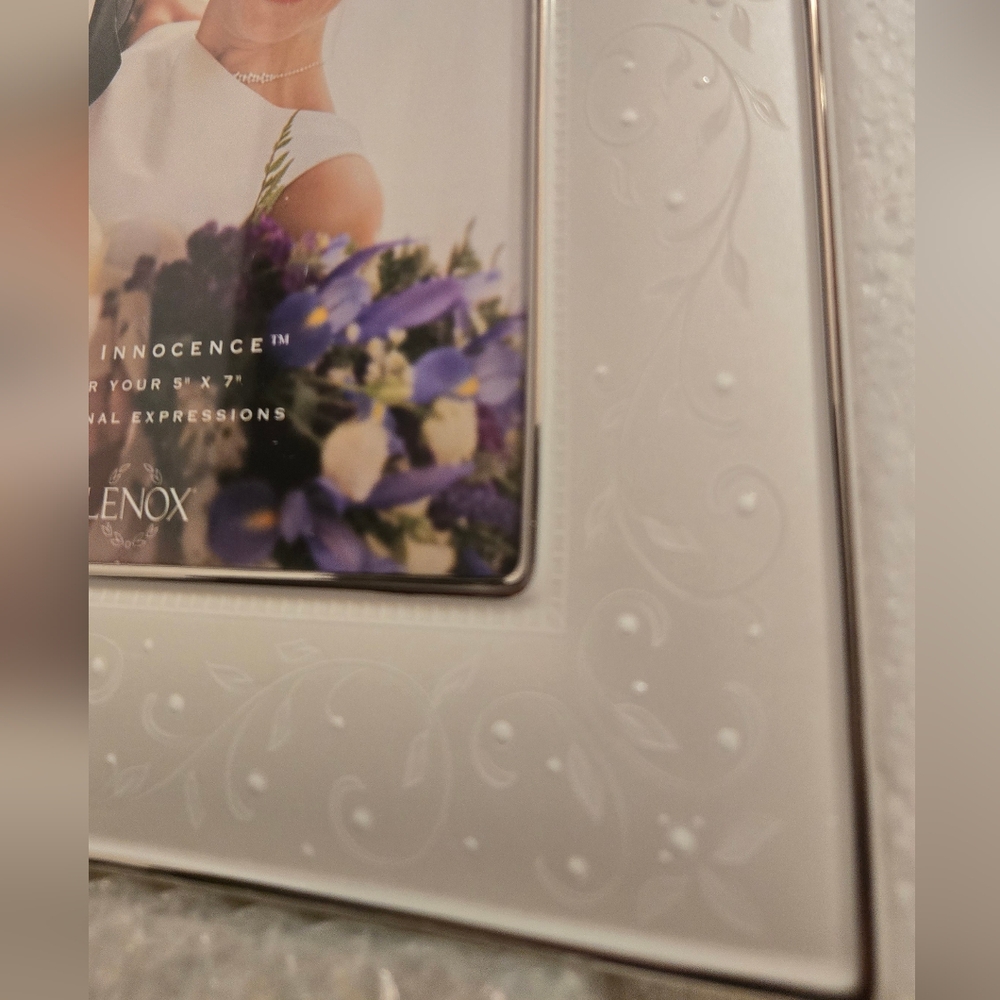NIB, Lenox Opal Innocence Pattern Photo Frame, Sz. 5 X 7 - Picture 3 of 8